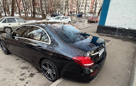 Mercedes-Benz E-Класс, 2018 год, 3 100 000 рублей, 4 фотография