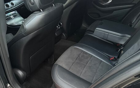 Mercedes-Benz E-Класс, 2018 год, 3 100 000 рублей, 9 фотография