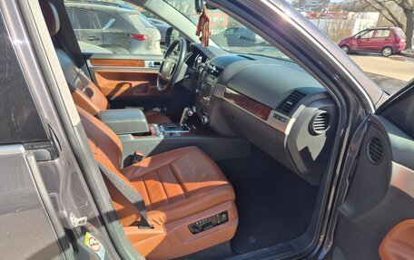 Volkswagen Touareg III, 2009 год, 850 000 рублей, 13 фотография