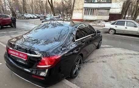 Mercedes-Benz E-Класс, 2018 год, 3 100 000 рублей, 3 фотография