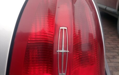 Lincoln Town Car III рестайлинг, 1998 год, 1 000 000 рублей, 10 фотография