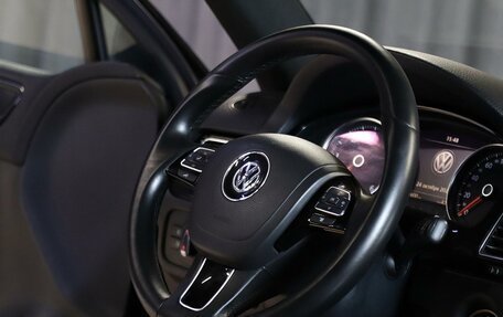 Volkswagen Touareg III, 2014 год, 1 999 000 рублей, 9 фотография