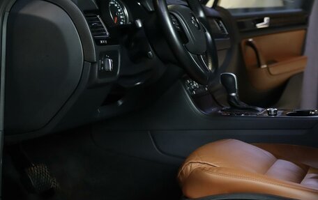 Volkswagen Touareg III, 2014 год, 1 999 000 рублей, 11 фотография