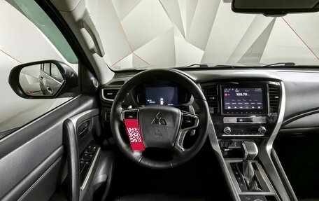 Mitsubishi Pajero Sport III рестайлинг, 2022 год, 4 500 000 рублей, 19 фотография