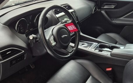 Jaguar F-Pace, 2016 год, 2 250 000 рублей, 1 фотография