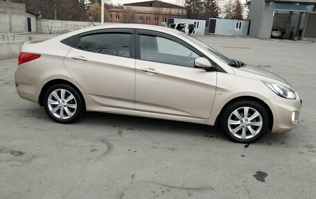 Hyundai Solaris II рестайлинг, 2012 год, 950 000 рублей, 7 фотография