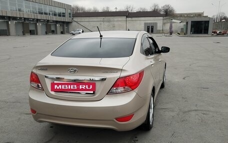 Hyundai Solaris II рестайлинг, 2012 год, 950 000 рублей, 4 фотография