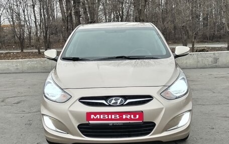 Hyundai Solaris II рестайлинг, 2012 год, 950 000 рублей, 6 фотография