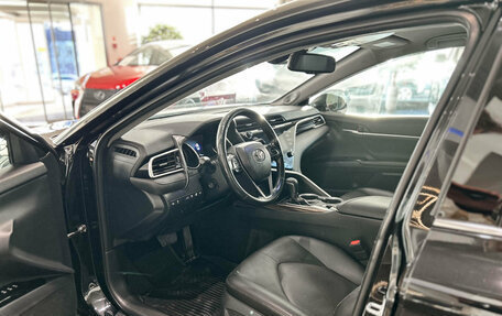 Toyota Camry, 2018 год, 2 993 000 рублей, 20 фотография