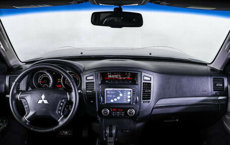 Mitsubishi Pajero IV, 2011 год, 2 190 000 рублей, 17 фотография