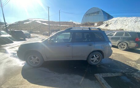 Mitsubishi Outlander III рестайлинг 3, 2004 год, 500 000 рублей, 4 фотография