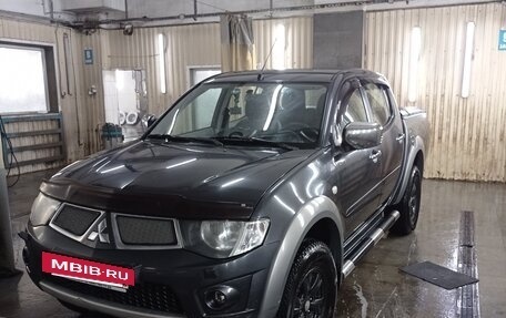 Mitsubishi L200 IV рестайлинг, 2012 год, 1 950 000 рублей, 2 фотография