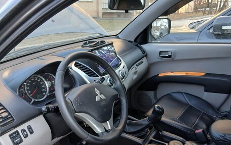 Mitsubishi L200 IV рестайлинг, 2012 год, 1 950 000 рублей, 7 фотография