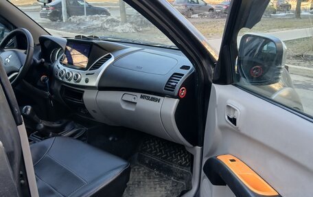 Mitsubishi L200 IV рестайлинг, 2012 год, 1 950 000 рублей, 13 фотография