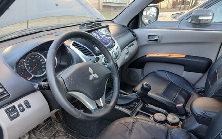 Mitsubishi L200 IV рестайлинг, 2012 год, 1 950 000 рублей, 8 фотография