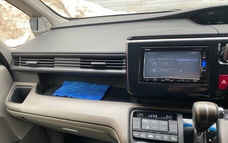 Honda Stepwgn IV, 2016 год, 1 750 000 рублей, 13 фотография