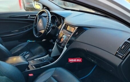 Hyundai Sonata VI, 2010 год, 750 000 рублей, 2 фотография