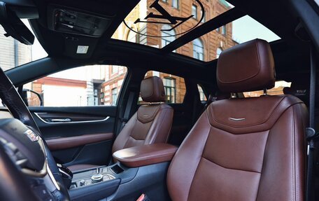 Cadillac XT5 I рестайлинг, 2022 год, 4 500 000 рублей, 2 фотография