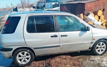 Toyota Raum I, 2001 год, 200 000 рублей, 1 фотография