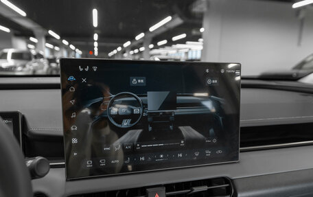 Toyota RAV4, 2025 год, 4 950 000 рублей, 18 фотография