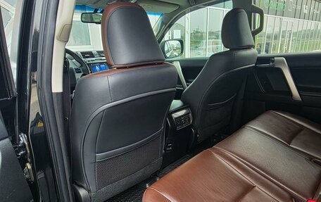 Toyota Land Cruiser Prado 150 рестайлинг 2, 2017 год, 3 990 000 рублей, 11 фотография