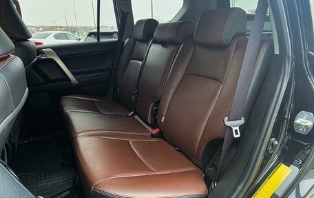 Toyota Land Cruiser Prado 150 рестайлинг 2, 2017 год, 3 990 000 рублей, 9 фотография