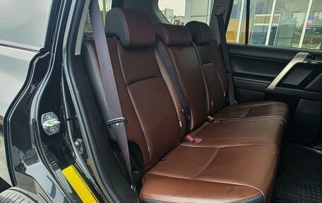 Toyota Land Cruiser Prado 150 рестайлинг 2, 2017 год, 3 990 000 рублей, 7 фотография