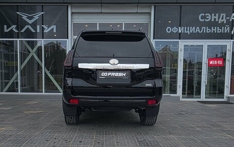 Toyota Land Cruiser Prado 150 рестайлинг 2, 2017 год, 3 990 000 рублей, 4 фотография