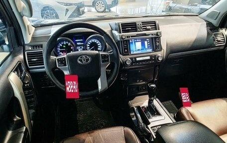 Toyota Land Cruiser Prado 150 рестайлинг 2, 2017 год, 3 990 000 рублей, 6 фотография