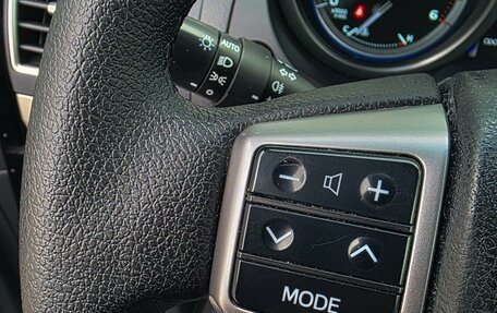 Toyota Land Cruiser Prado 150 рестайлинг 2, 2017 год, 3 990 000 рублей, 19 фотография