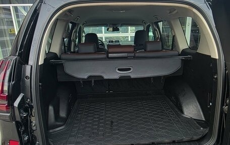 Toyota Land Cruiser Prado 150 рестайлинг 2, 2017 год, 3 990 000 рублей, 23 фотография