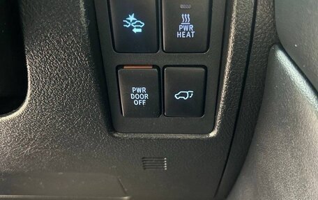 Toyota Land Cruiser 200, 2015 год, 4 650 000 рублей, 7 фотография