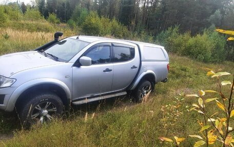 Mitsubishi L200 IV рестайлинг, 2013 год, 1 500 000 рублей, 10 фотография