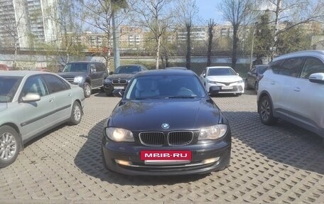 BMW 1 серия, 2011 год, 730 000 рублей, 2 фотография