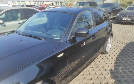 BMW 1 серия, 2011 год, 730 000 рублей, 6 фотография