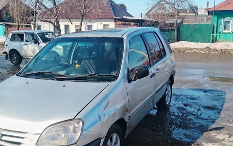 Toyota Raum I, 2001 год, 200 000 рублей, 4 фотография