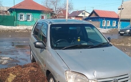 Toyota Raum I, 2001 год, 200 000 рублей, 3 фотография