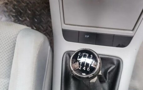 Volkswagen Golf V, 2005 год, 550 000 рублей, 2 фотография