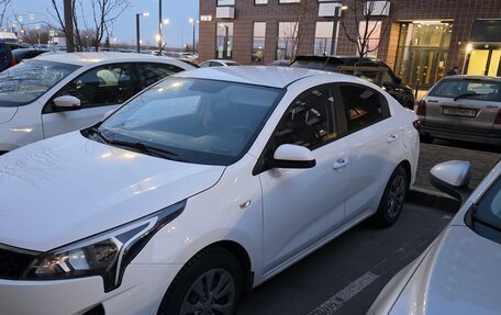 KIA Rio IV, 2021 год, 1 520 000 рублей, 4 фотография