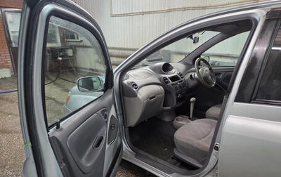 Toyota Platz, 2001 год, 330 000 рублей, 1 фотография