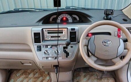 Toyota Raum II, 2003 год, 500 000 рублей, 20 фотография