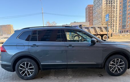 Volkswagen Tiguan II, 2020 год, 2 550 000 рублей, 2 фотография