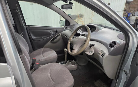 Toyota Platz, 2001 год, 330 000 рублей, 8 фотография