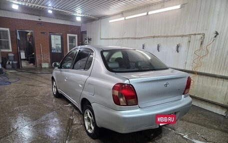 Toyota Platz, 2001 год, 330 000 рублей, 7 фотография