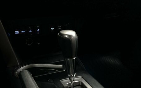 Toyota RAV4, 2017 год, 2 699 000 рублей, 21 фотография