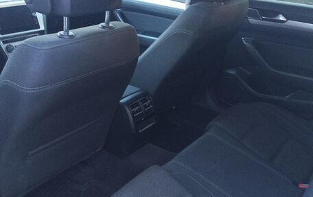 Volkswagen Passat B8 рестайлинг, 2017 год, 1 750 000 рублей, 8 фотография