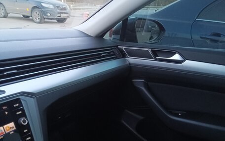 Volkswagen Passat B8 рестайлинг, 2017 год, 1 750 000 рублей, 10 фотография