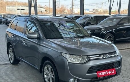 Mitsubishi Outlander III рестайлинг 3, 2013 год, 1 399 900 рублей, 1 фотография