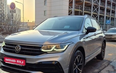 Volkswagen Tiguan II, 2021 год, 4 800 000 рублей, 2 фотография
