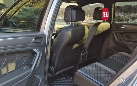 Volkswagen Tiguan II, 2021 год, 4 800 000 рублей, 19 фотография